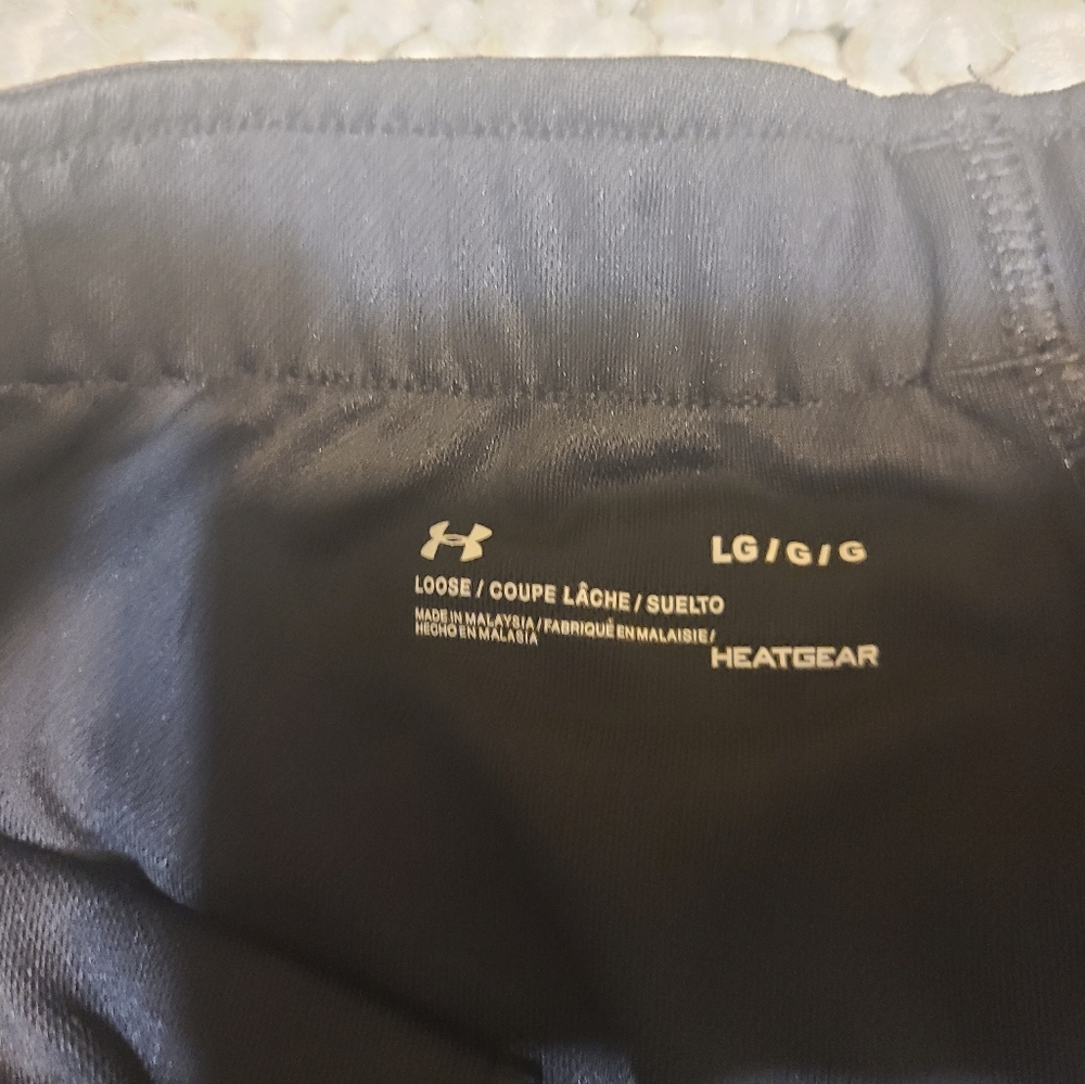 Shorts - Picture 3 of 10